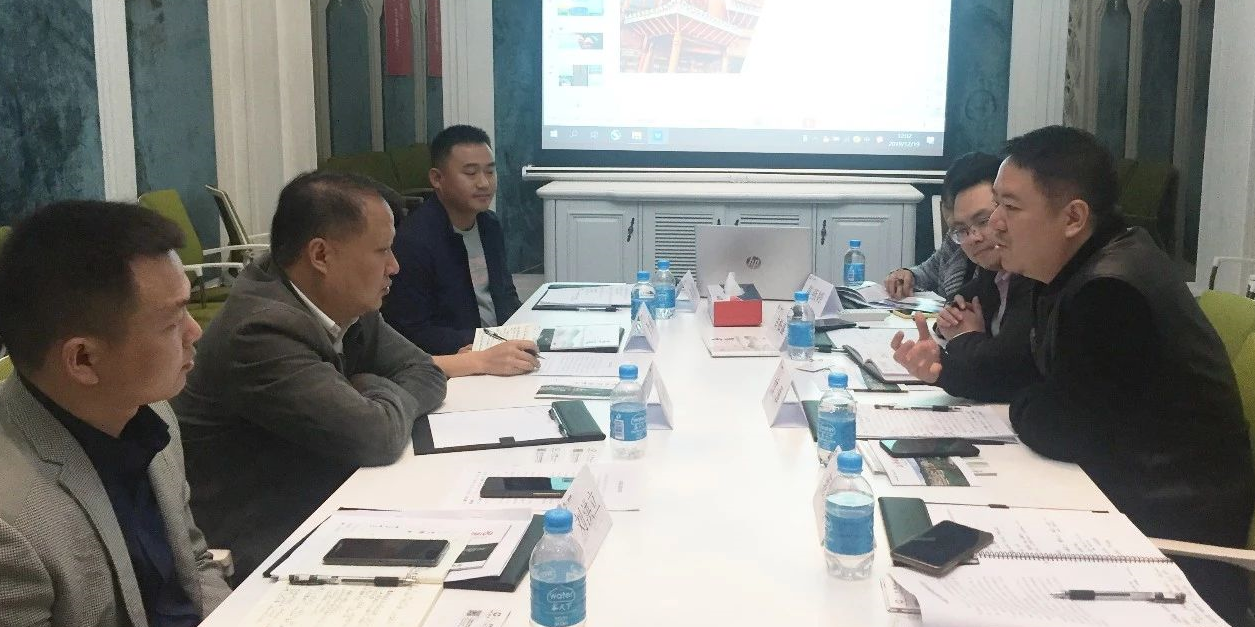 陪同政府園區(qū)對(duì)接考察品牌特色文化旅游集團(tuán)投資選址項(xiàng)目，打造區(qū)域特色產(chǎn)業(yè)集群