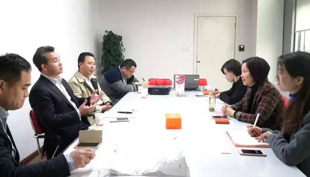 中華-伊斯蘭關(guān)系理事會(huì)理事長(zhǎng)丁厚飛博士來(lái)訪上海東方龍商務(wù)深入洽談一帶一路建設(shè)合作