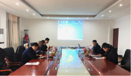 陪同政府園區(qū)對(duì)接考察品牌鋰電材料擴(kuò)建生產(chǎn)投資選址項(xiàng)目，互聯(lián)互通，促進(jìn)政企聯(lián)動(dòng)發(fā)展
