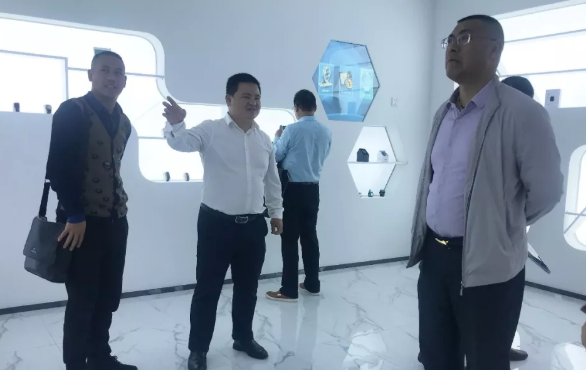 在5G智能終端+工業(yè)平板電腦投資選址項(xiàng)目方舉行政府對接會,提升招商規(guī)模與時效,加快項(xiàng)目對接與落地 在5G智能終端+工業(yè)平板電腦投資選址項(xiàng)目方舉行政府對接會,提升招商規(guī)模與時效,加快項(xiàng)目對接與落地