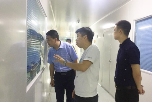 陪同政府園區(qū)對接考察高端觸摸屏及蓋板投資選址項目，高效推進項目建設工作