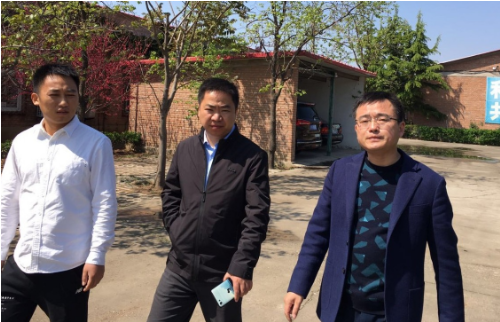 陪同政府園區(qū)對(duì)接考察老牌調(diào)味品精深加工投資選址項(xiàng)目，促進(jìn)食品加工產(chǎn)業(yè)鏈發(fā)展