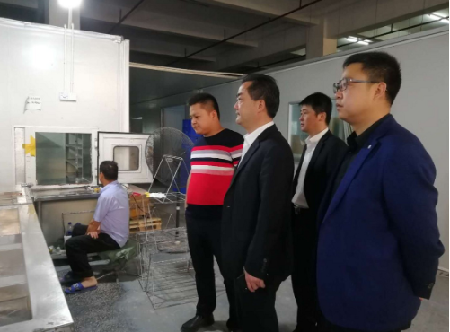陪同政府園區(qū)對接考察智能手機配件投資選址項目，加快推進項目選址落地