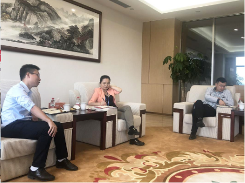 陪同政府園區(qū)對接考察高端包裝戶外型材投資選址項目，持續(xù)加大優(yōu)質(zhì)項目對接力度