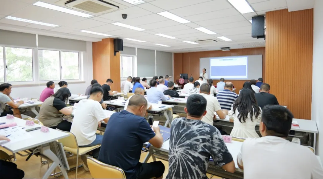 集團(tuán)董事長(zhǎng)/CEO陳谷音應(yīng)邀做客上海交通大學(xué)，為云南省魯?shù)榭h鄉(xiāng)村振興干部50人團(tuán)做專(zhuān)業(yè)招商實(shí)戰(zhàn)培訓(xùn)！