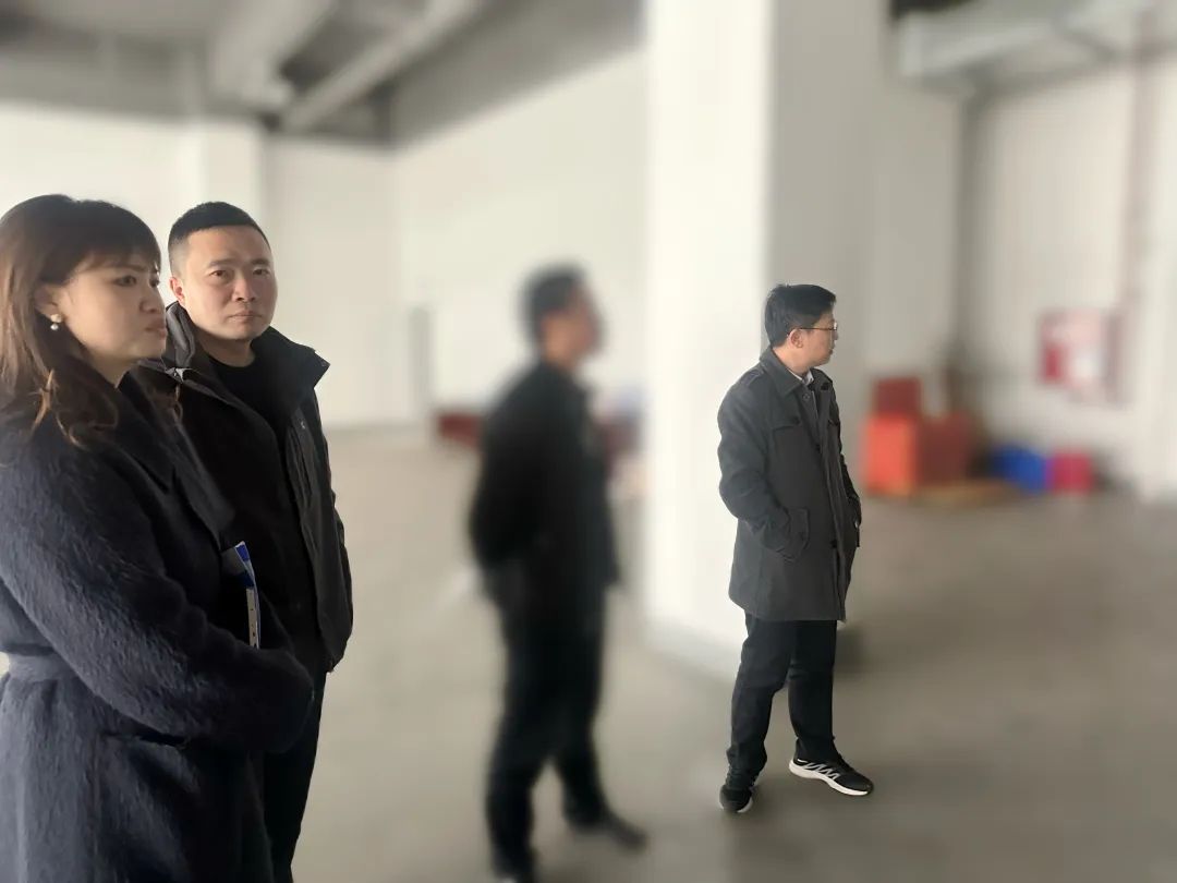 投資額15億，年產(chǎn)值20億！高端功能性新材料生產(chǎn)擴(kuò)建投資選址項(xiàng)目方反向考察四川某地方政府