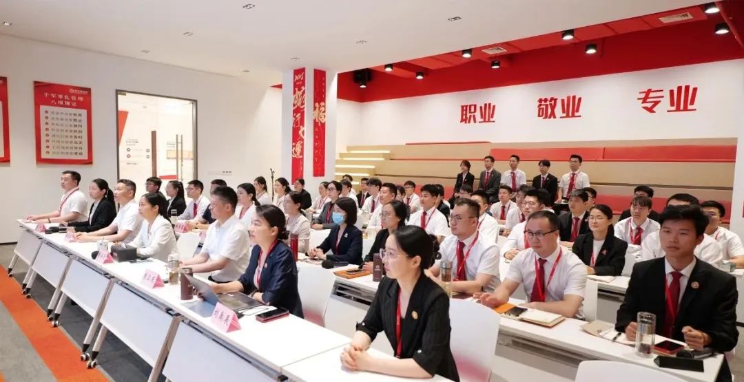 聚集大產(chǎn)業(yè)、大鏈主項(xiàng)目，帶動(dòng)大發(fā)展！5月下旬，集團(tuán)共31個(gè)優(yōu)質(zhì)投資選址項(xiàng)目通過評(píng)估