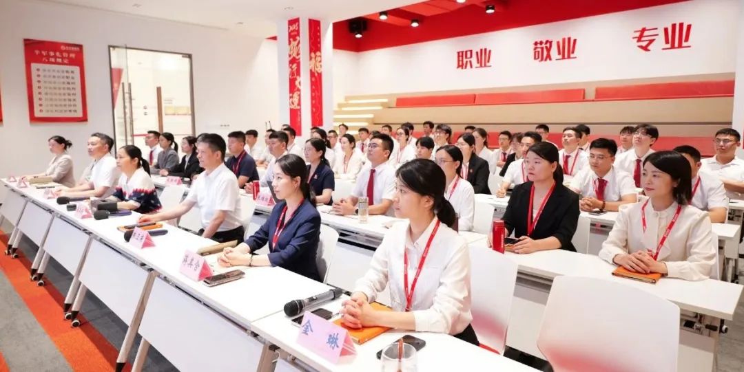 戰(zhàn)高溫，搶進(jìn)度，提質(zhì)量！7月上旬，集團(tuán)共26個(gè)優(yōu)質(zhì)投資選址項(xiàng)目通過(guò)評(píng)估